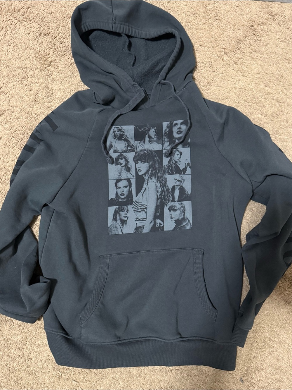 Taylor Swift The Eras Tour Hoodie Sweatshirt Size Medium - New - Picture 1 of 6